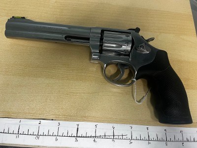 SMITH & WESSON 617-6 .22 LR - Image 2 of 8