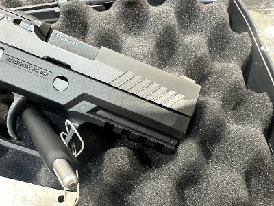 SIG SAUER P320 COMPACT 9MM LUGER (9X19 PARA) - Image 7 of 11
