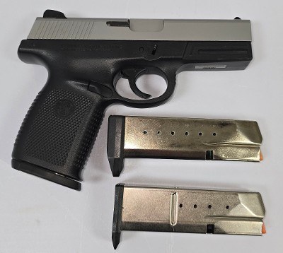 SMITH & WESSON SW40VE .40 S&W - Image 1 of 6