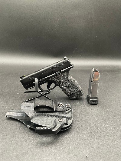 SPRINGFIELD ARMORY HELLCAT 9MM LUGER (9x19 PARA) - Image 1 of 10