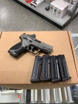 SMITH & WESSON M&P M2.0 BUNDLE 9MM LUGER (9x19 PARA) - 1 of 7