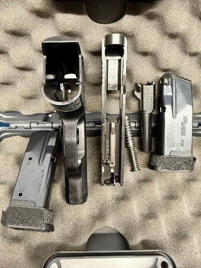 SIG SAUER SIG P365 9MM LUGER (9x19 PARA) - Image 4 of 5