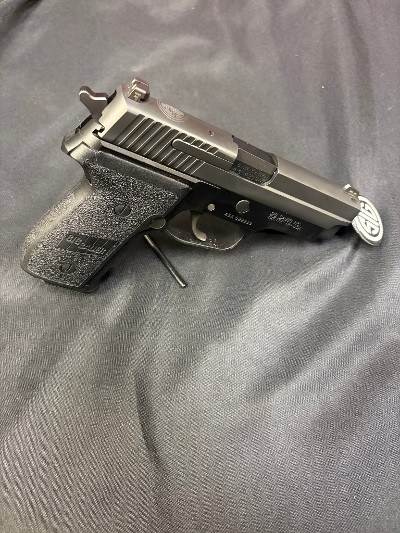 SIG SAUER M11-A1 9MM LUGER (9x19 PARA) - Image 1 of 4