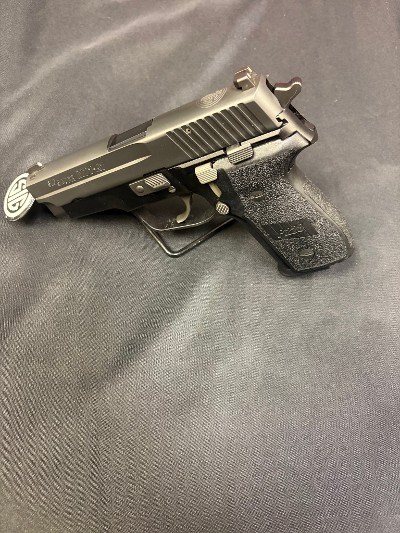SIG SAUER M11-A1 9MM LUGER (9x19 PARA) - Image 2 of 4