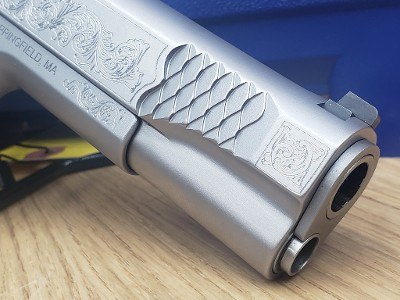 SMITH & WESSON SW1911 ENGRAVED .45 ACP - Image 6 of 7