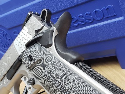 SMITH & WESSON SW1911 ENGRAVED .45 ACP - Image 2 of 7