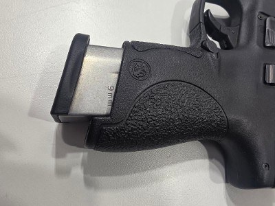 SMITH & WESSON M&P9 SHIELD 9MM LUGER (9x19 PARA) - Image 9 of 12