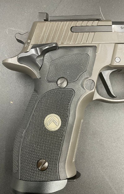 SIG SAUER P226 LEGION 9MM LUGER (9x19 PARA) - Image 7 of 9