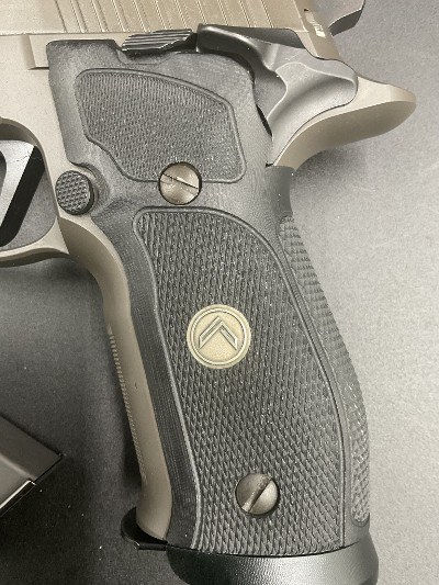 SIG SAUER P226 LEGION 9MM LUGER (9x19 PARA) - Image 3 of 9