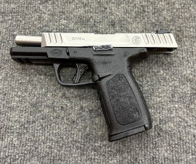 SMITH & WESSON SD40 2.0 .40 S&W - Image 4 of 5