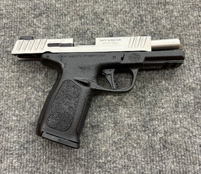 SMITH & WESSON SD40 2.0 .40 S&W - Image 3 of 5