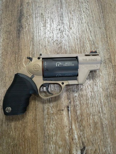 TAURUS JUDGE.45 LC/.410 GA - Image 2 of 4