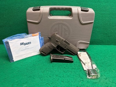 SIG SAUER P320 NITRON COMPACT 9MM LUGER (9X19 PARA) - Image 1 of 24