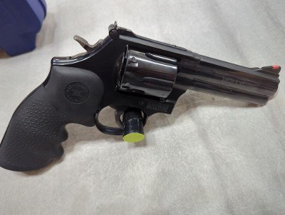 SMITH & WESSON 586-8 .357 MAG - Image 6 of 8