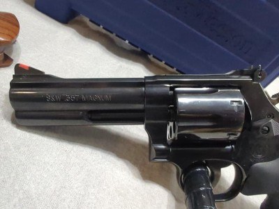 SMITH & WESSON 586-8 .357 MAG - Image 2 of 8
