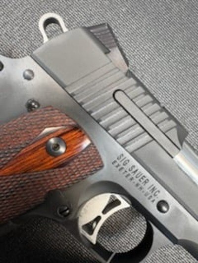 SIG SAUER 1911 COMPACT .45 ACP - Image 4 of 12
