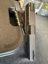 Glock G22Gen 4 .40 S&W - 6 of 6