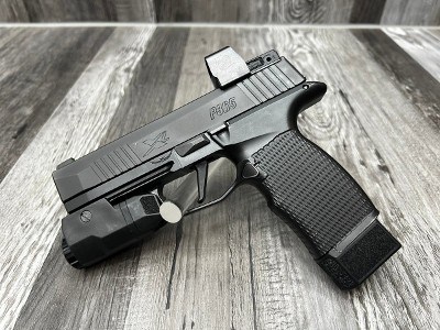 SIG SAUER P365 XL 9MM LUGER (9x19 PARA) - Image 1 of 4