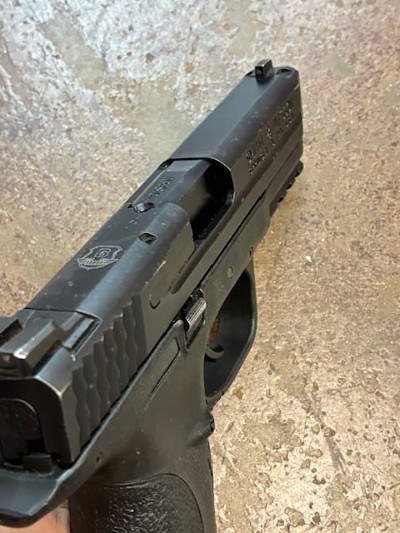 SMITH & WESSON M&P 40 .40 S&W - Image 6 of 7