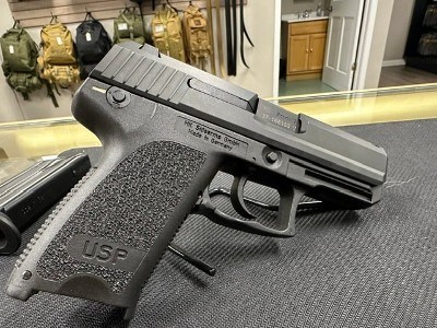 HECKLER & KOCH USP Compact 9MM LUGER (9x19 PARA) - Image 8 of 14