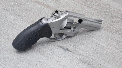 CHARTER ARMS BULLDOG .45 COLT/.45 ACP - Image 6 of 9