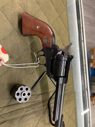 RUGER new model single 6 .22 CAL - Image 2 of 5