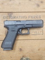 GLOCK 22 GEN 5 40 Smith & Wesson - 2 of 7
