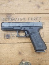 GLOCK 22 GEN 5 40 Smith & Wesson - 1 of 7