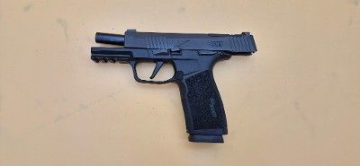 SIG SAUER P365-XMACRO 9MM LUGER (9x19 PARA) - Image 9 of 11