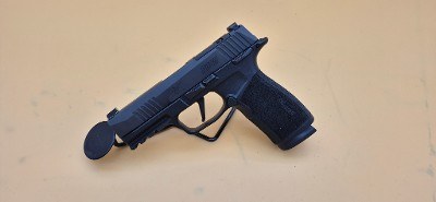 SIG SAUER P365-XMACRO 9MM LUGER (9x19 PARA) - Image 1 of 11