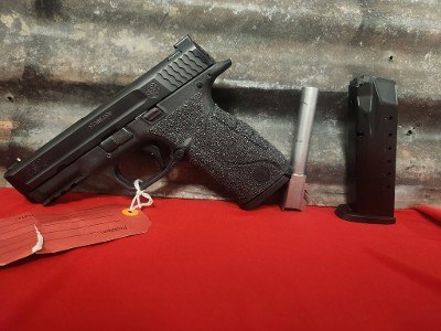 SMITH & WESSON M&P 40 S&W .40 S&W - Image 1 of 3