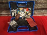 BOND ARMS SNAKE SLAYER .45 LC/.410 GA - Image 1 of 3