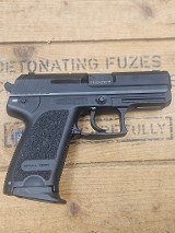 HECKLER & KOCH USP 40 COMPACT 40 Smith & Wesson - 2 of 3