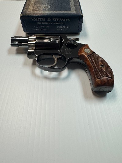 SMITH & WESSON MODEL 36 CHIEF&sbquo;S SPECIAL (DEMO) .38 S&W - Image 1 of 3