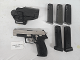 SIG SAUER P226 Stainless Two-Tone w/6 Magazines, Holster .40 S&W - 1 of 3