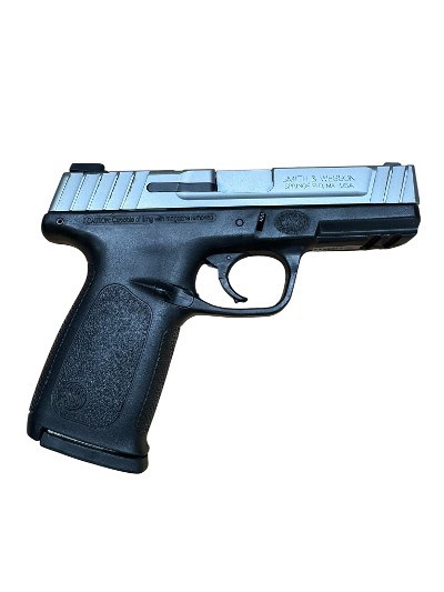 SMITH & WESSON SD40 VE .40 S&W - Image 1 of 3