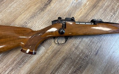 WEATHERBY MKV DELUXE .300 WBY MAG - Image 3 of 3