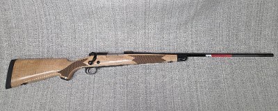 WINCHESTER MODEL 70 SUPER GRADE MAPLE 7MM REM MAG - Image 1 of 6