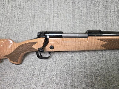 WINCHESTER MODEL 70 SUPER GRADE MAPLE 7MM REM MAG - Image 2 of 6