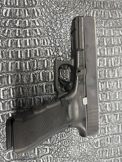 GLOCK 17 GEN 4 9MM LUGER (9x19 PARA) - Image 1 of 3
