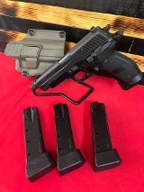 SIG SAUER p226 tecops tb 9MM LUGER (9x19 PARA) - Image 1 of 7