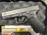 GLOCK 23 GEN 4 .40 S&W - 1 of 3