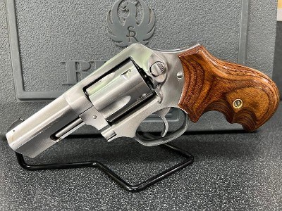 RUGER SP101 (DOUBLE ACTION ONLY) .357 MAG - Image 1 of 10