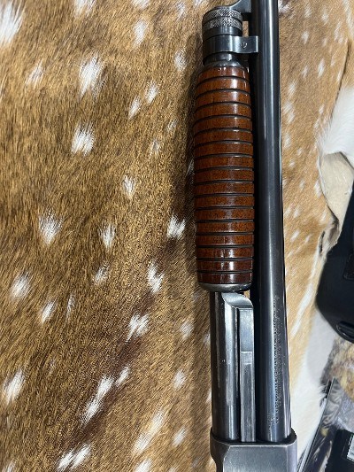 ITHACA GUN COMPANY MODEL 37 FEATHERLIGHT 12 GA - Image 10 of 14