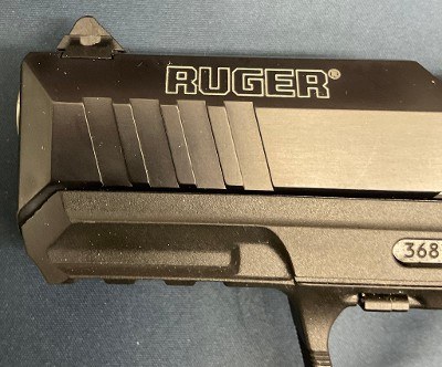 RUGER SR22 .22 LR - Image 5 of 9