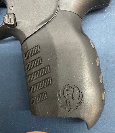 RUGER SR22 .22 LR - Image 6 of 9