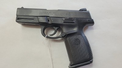 SMITH & WESSON SW40VE .40 S&W - Image 1 of 4