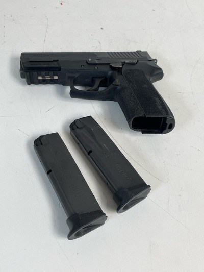 SIG SAUER SP2022 .40 S&W - Image 8 of 11