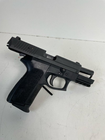 SIG SAUER SP2022 .40 S&W - Image 9 of 11