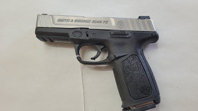 SMITH & WESSON SD40VE .40 S&W - Image 1 of 4